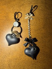 Betsey Johnson Mismatch  Heart Earrings Black...