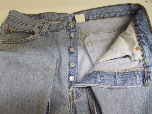 Vaqueros de mezclilla azul KW-303 Levi Strauss 501 cintura 34 patas 30 etiqueta roja Levis - Imagen 2 de 7