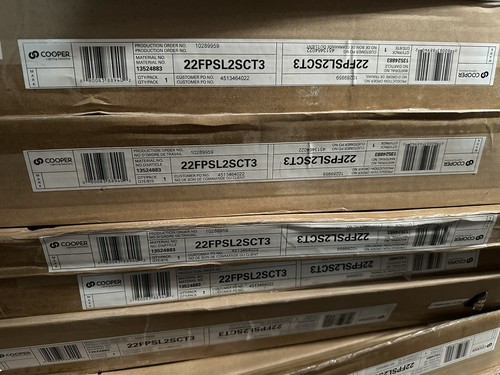 🔴COOPER LIGHTING 22FPSL2SCT3 Panel LED Metalux Ultra Thin 2x2' 120lm White‼️ - Picture 2 of 2