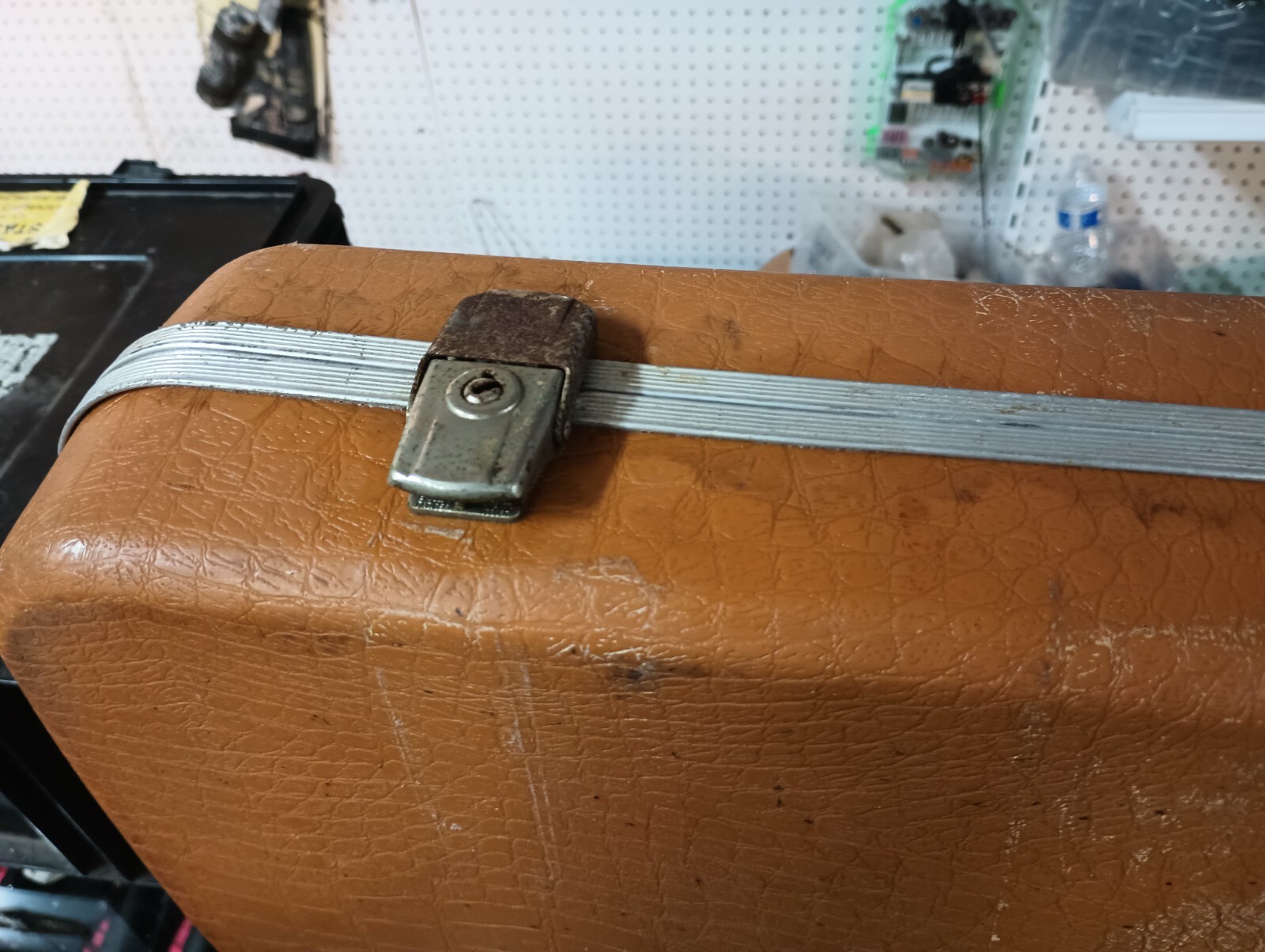 DOSKOCIL Gun Guard Hard Shell 202 Padded Rifle Shotgun Case 52 X 12 No