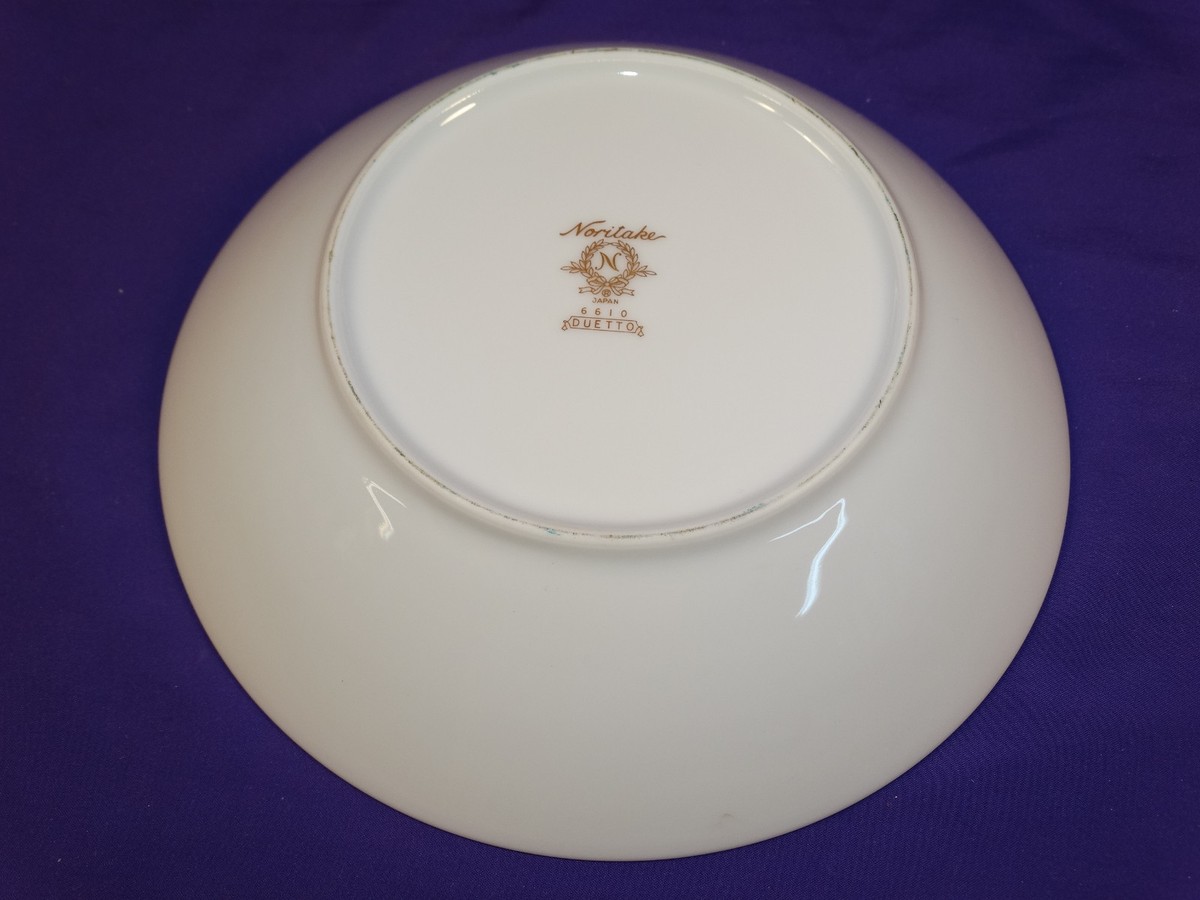 NORITAKE CHINA DUETTO PATTERN 6610 COUPE SOUP BOWL WHITE / GOLD