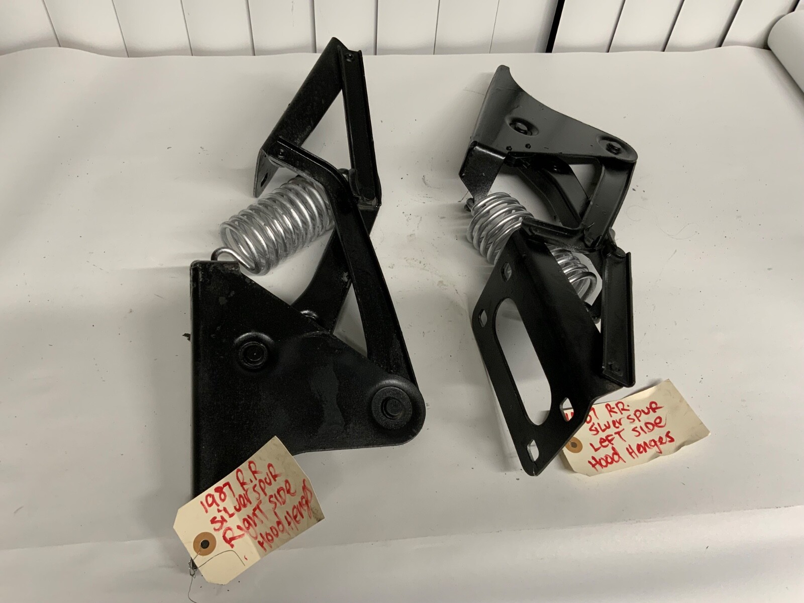 81–89 Rolls Royce Bentley Silver Spirit Spur front hood hinges excellent