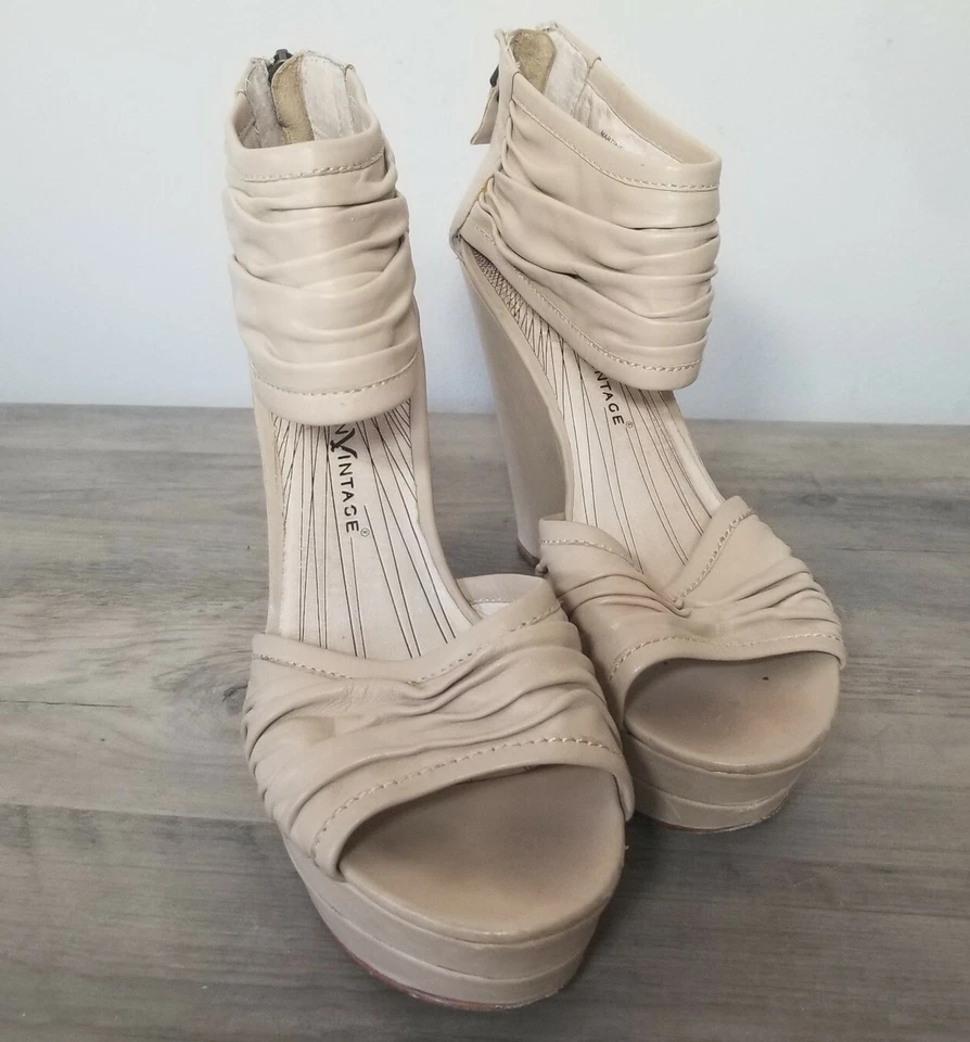 Tacones de cuña beige modernos vintage martine tostados talla 8,5 euros 38,5 Foto 3 de 4