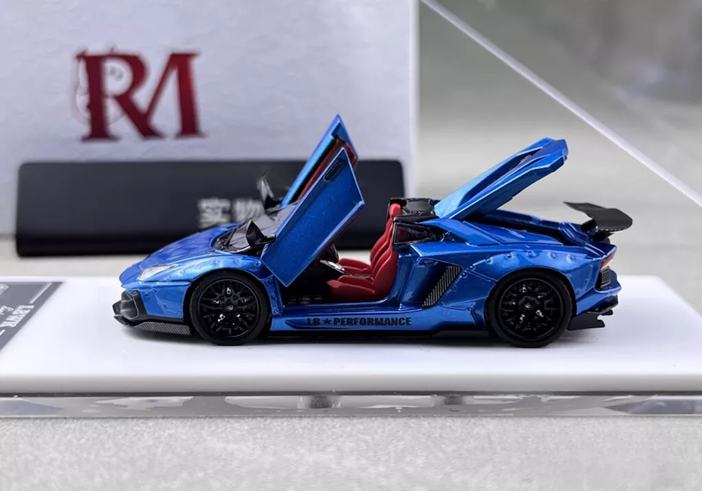 RM 1:64 Blue Aventador LP700-4 LBWK Sports Model Diecast RM 1:64 Blue Aventador LP700-4 LBWK Sports Model Diecast