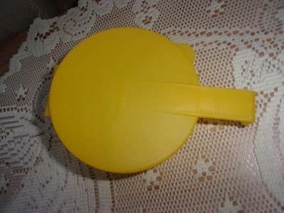 Tupperware Forget Me Not Jr. yellow hanging storage container 4.5'' NEW NWT