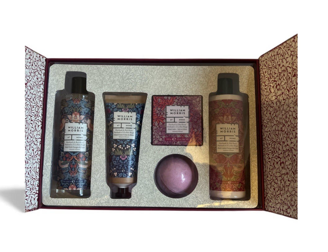 William Morris at Home Patchouli&Red Berry| Strawberry Thief Body Care Gift  Set