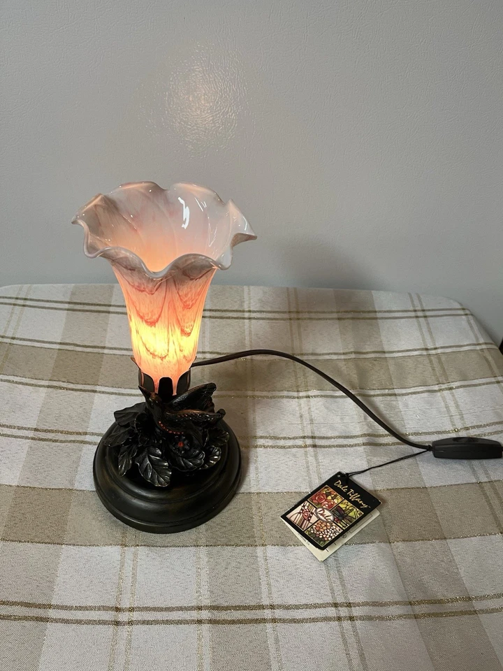 Dale Tiffany Hummingbird Lily Accent MCM Lamp Pink Art Glass Shade & Brass Base - Image 2 of 4