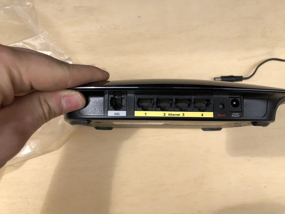 Routeur modem Linksys cisco sans fil-G ADSL2 + passerelle WAG54G2 - Photo 3/3