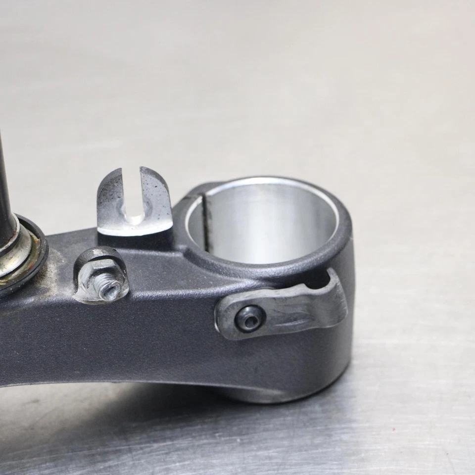 10-14 DUCATI MONSTER 796 Lower Triple Tree Clamp Foto 2 de 4