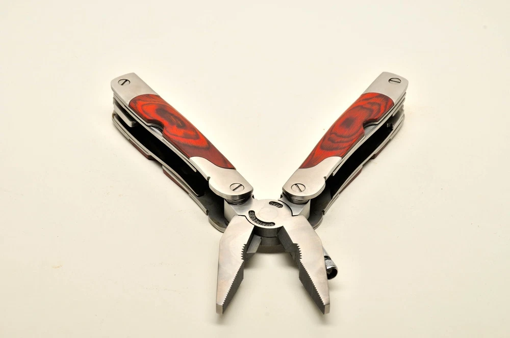10-in-1 Multi-Tool with Durable Jeep Carry Case  