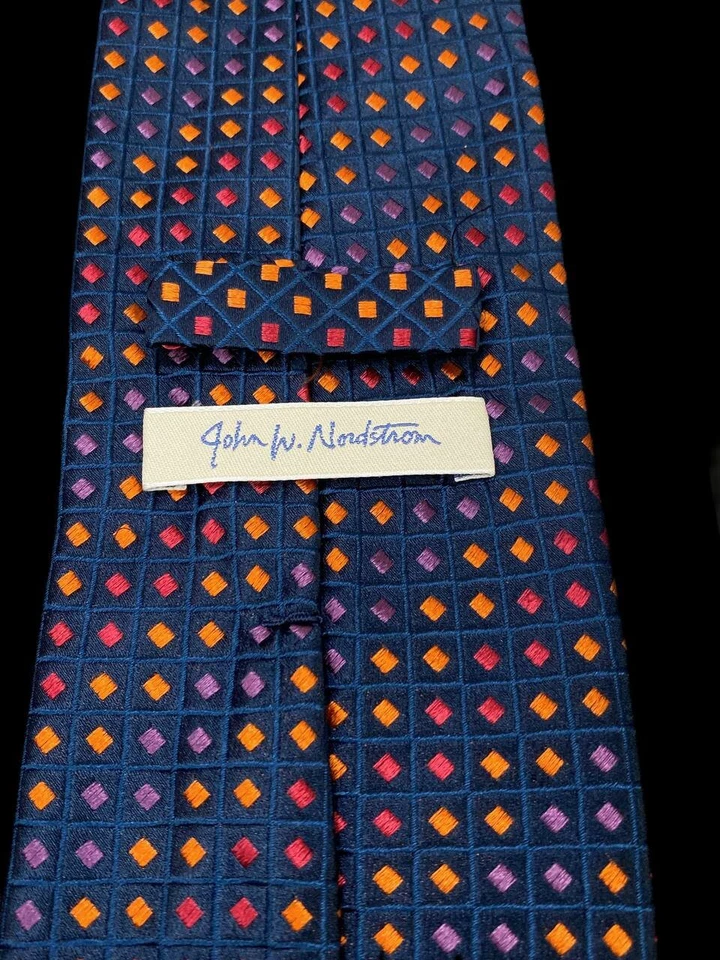 Corbata John W. Nordstrom bordada de seda azul marino diamantes a cuadros 60 en Italia hecha Foto 3 de 4