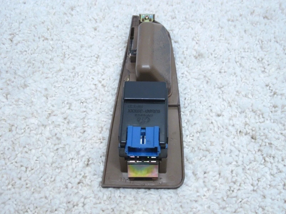 INTERRUPTOR VENTANA TRASERA DERECHA HYUNDAI XG300 XG350 NUEVO OEM 93581-39100-OY #3C-9 Foto 2 de 3
