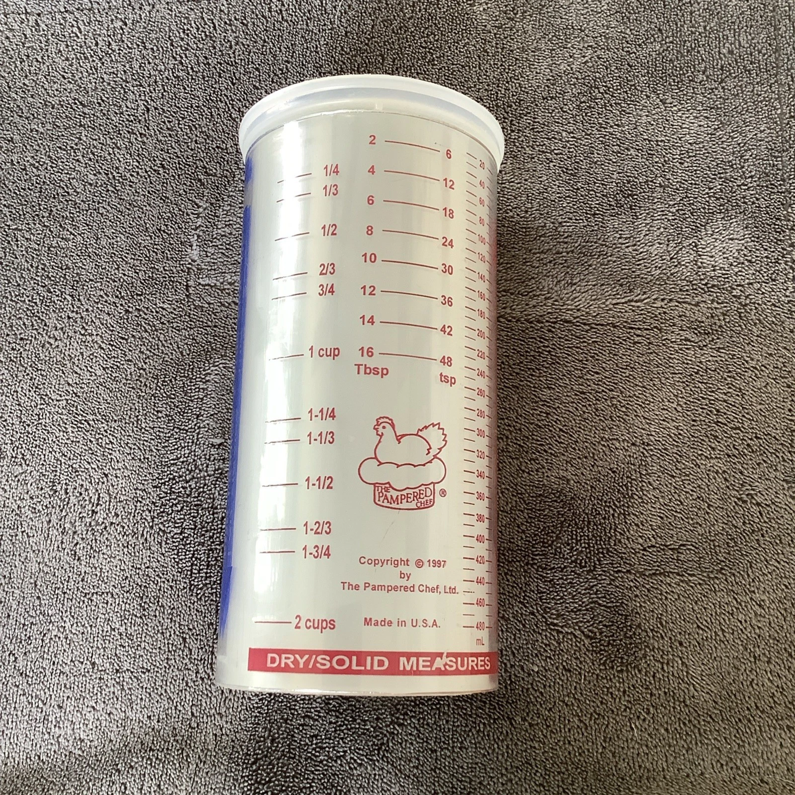 Pampered Chef Adjustable Wet Dry Measuring Cup 2 Cup Push Tube 2225 Plastic