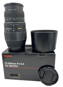 Sigma 70-300mm f/4-5.6 DG Macro Lens - Sony A-Mount (fits a65, a77, a58) -Boxed