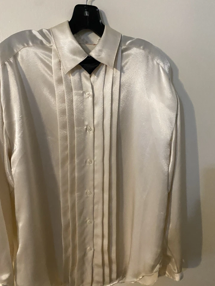 Blusa de esmoquin con botones de satén de la década de 1980 para mujer corbata negra con cuello Foto 2 de 4