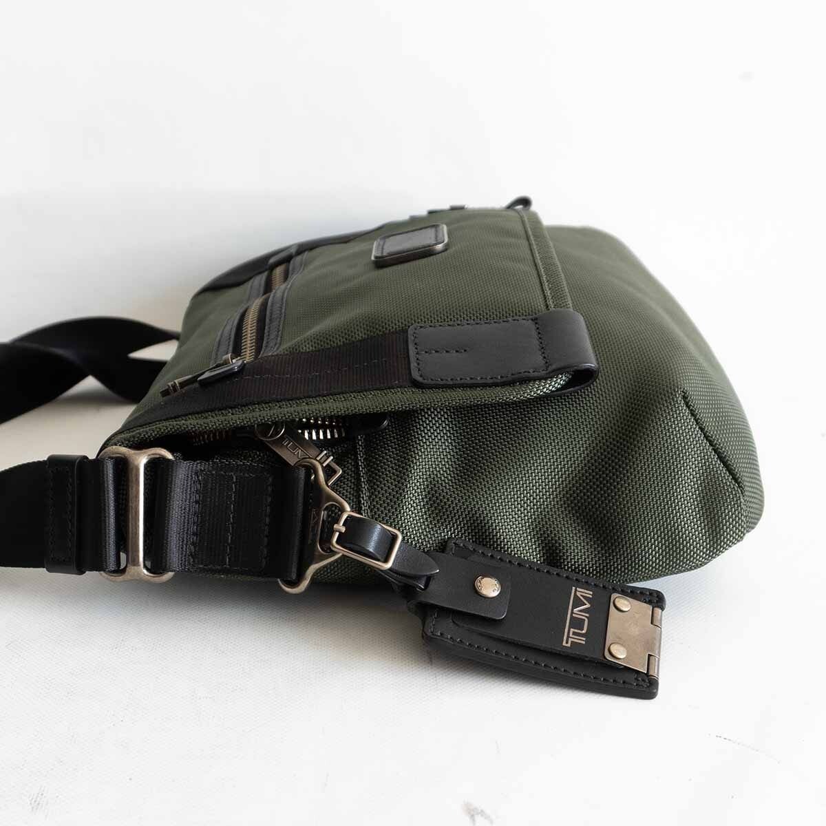 TUMI 22371SPH ALPHA BRAVO Beale Mini Messenger Green Nylon | eBay