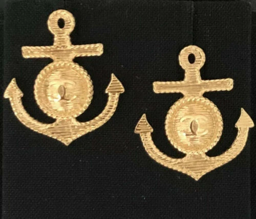 Orecchini di bigiotteria CHANEL oro