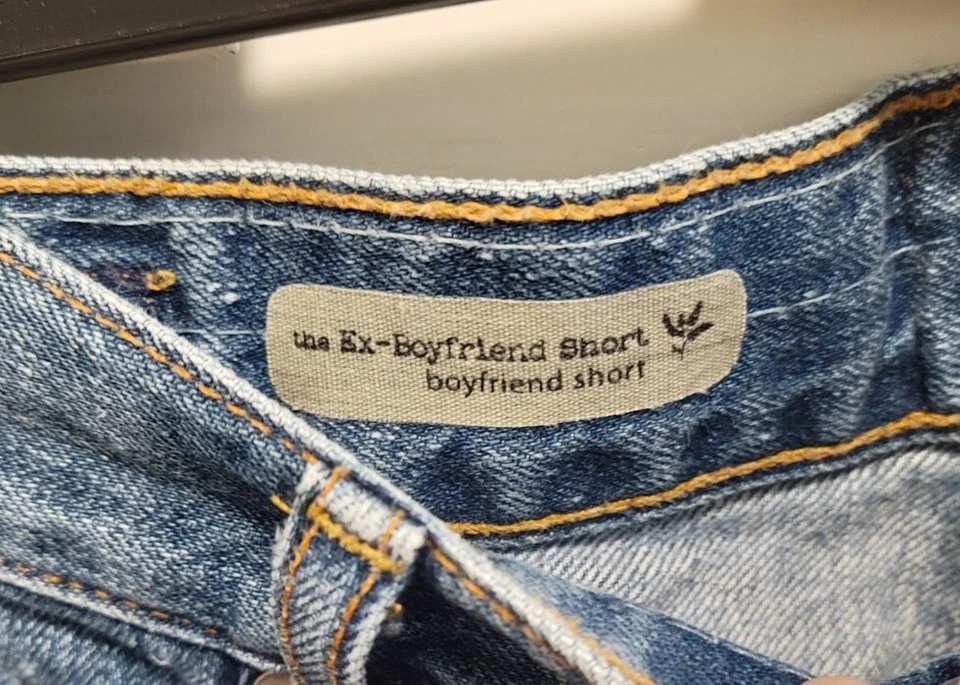 Shorts jeans AG Adriano Goldschmied ex-namorado namorado tamanho 26 - Imagem 2 de 4