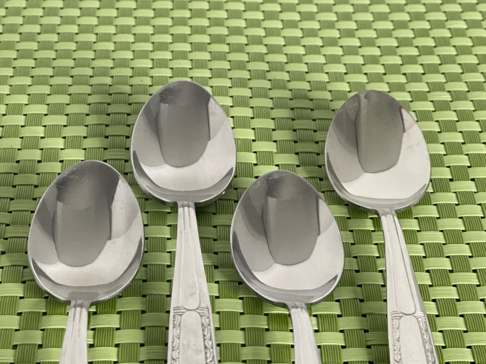 4 cucharaditas de acero inoxidable Providence PLAZA Tradición brillante cubiertos EE. UU. Foto 2 de 4