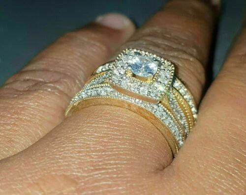 Echtschmuck-Ringe aus Edelstein Simulierte