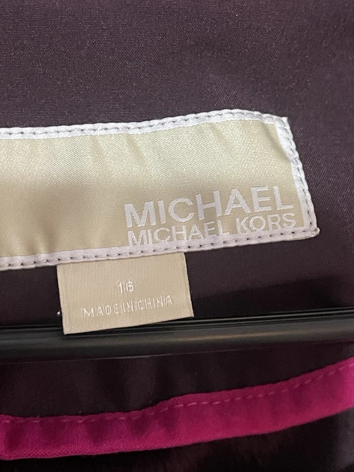 Abrigo Michael Kors Niñas 16 Morado con Cremallera Rosa Forrado de Vellón Carcasa Suave Foto 4 de 4