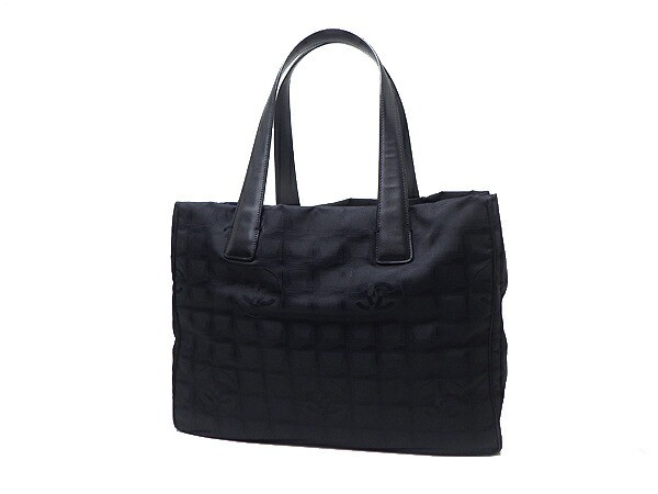 Chanel Black MM Tote Bag Preowned with Dust Bag & Authenticity Card