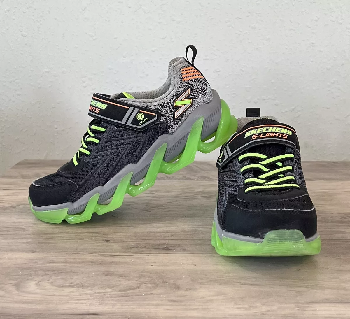 Youth skechers clearance
