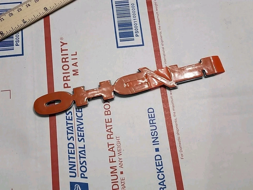 Nuevo de Lote Antiguo Pontiac Sunbird J2000 Guardabarros Delantero OHC/FI Emblema Insignia Plateado NUEVO Foto 4 de 4