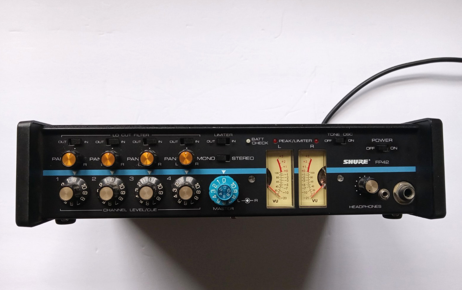 Shure FP42 4-in, 2-out Audio Production Mixer - Power on Tested