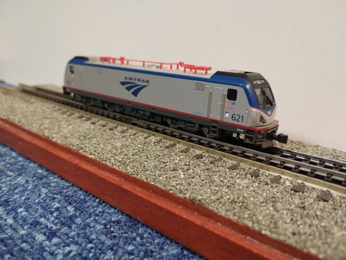 Kato N Gauge US Amtrak Diesel Electric locomotive. - Picture 4 of 6