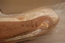 NIB Bloch Sonata Pointe Shoes 111.00 S0130L Color - pink satin 3 D Not Retur