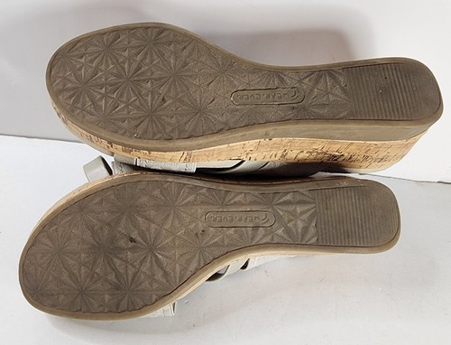 WEAR. EVER Goldy Embossed Floral Tan/ Beige Wedge SLIDES Size 8M-Nice - Picture 7 of 9