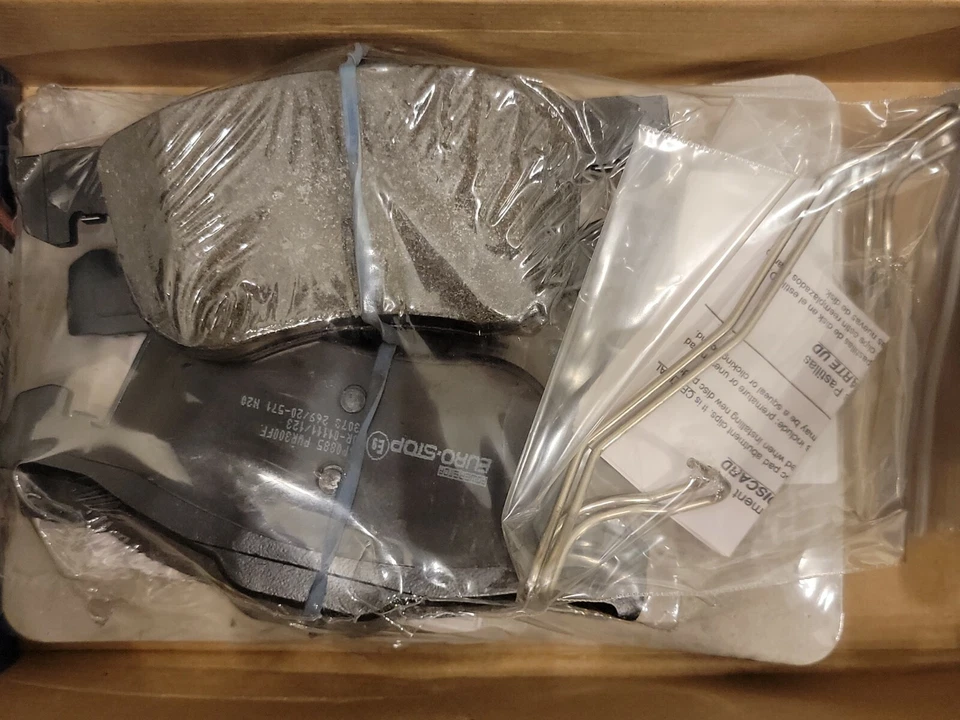 Pastillas de freno de disco delanteras semimetálicas Power Stop Euro-Stop Volvo S60, S80, V70, XC70 Foto 3 de 3