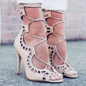 windsor nude heels