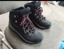 COLUMBIA Women's Newton Ridge Plus Waterproof Hiking Boot. Size 5.5 Wide