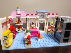LEGO FRIENDS 41119 Heartlake Cupcake Cafe Complete No Box 
