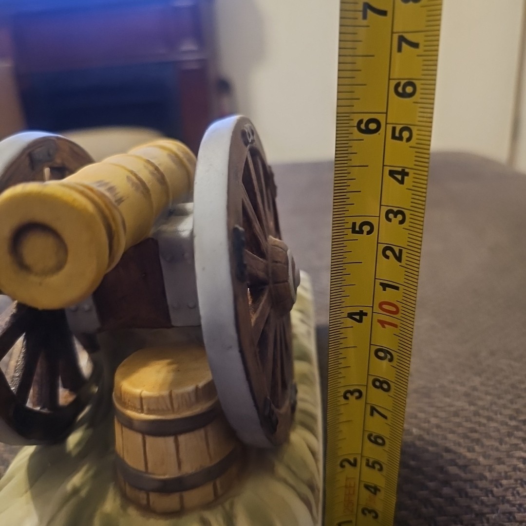 Vintage Mogen David Cannon Concord Wine Ceramic Decanter 6.25x8.25"