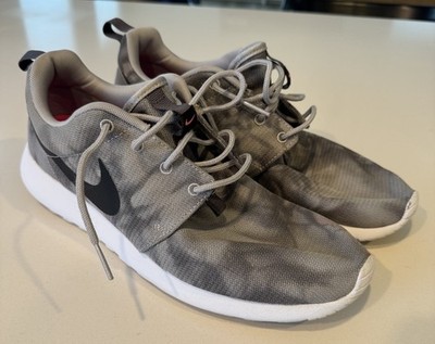 Size 10.5 - Men's Nike Roshe Run Marble Wolf Grey