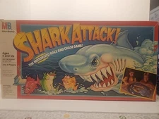 Vintage 1988 SHARK ATTACK Motorized Board Game Missing Red Fish Token Works!