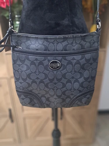 Borsa a tracolla Coach Payton Signature File grigio scuro nero firma C monogramma