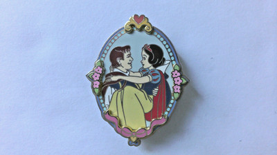 DISNEY 3D PIN SNOW WHITE & PRINCE PRINCESS PAIR SERIES OVAL FRAME WDW 2003 HTF