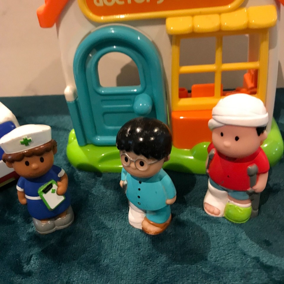 ELC Happyland Plastic Toys Doctors Office Play Set + 5 Figures eBay