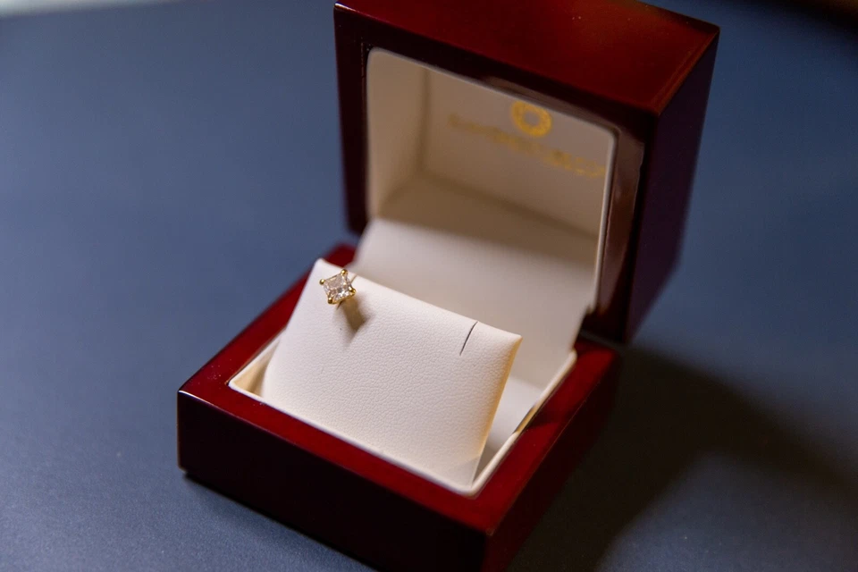 Lab Created Diamond Single Stud Earring Princess 0.75 CTW F-G VS 18k Yellow Gold - Image 2 of 4