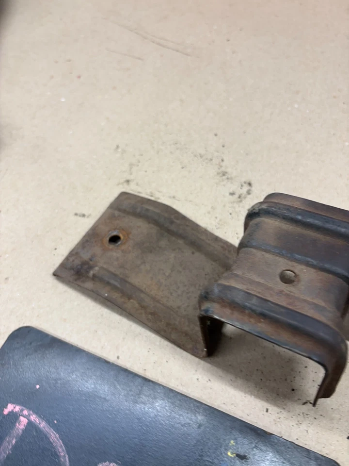 1964 1965 Buick Skylark Gs Cutlass GTO 442 OE montaje del radiador cubierta superior sujeción Foto 4 de 4