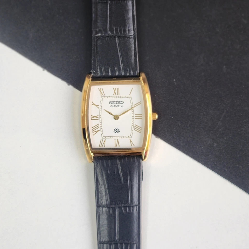 Vintage Seiko Slim Quartz White Face Gentlemen's Wrist Watch - FREE SHIPPING - Image 2 of 4