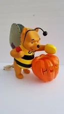 Disney Winnie The Pooh Honey Pot Halloween Bumble Bee Lighted Pumkin Lamp VTG