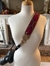 The  Fuschia Ogee Dream  Camera Strap: Durable Woven Fabric, Comfort Padding