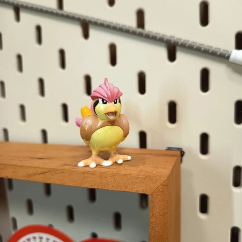 TOMY Pokemon PIDGEOTTO 1.5" Mini Figure CGTSJ Vintage Nintendo Collectible Toy