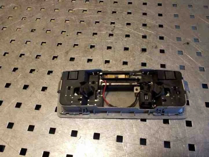 Luz interior MAZDA 6 Sedán GG 2.0 diésel 100kw 2005 26120805 Foto 3 de 3