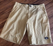 Pelagic Mako XT Hybrid Shorts Mens Size 32 Fishing Offshore Gear Tan Beige
